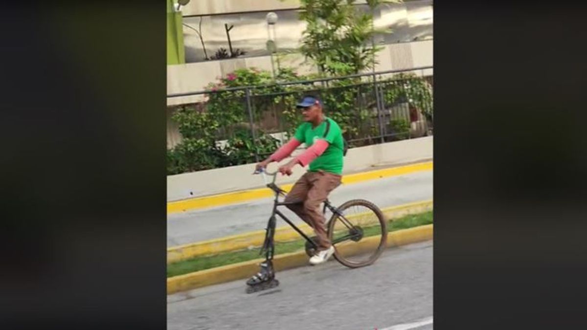 Se hace viral la bicicleta de una llanta empleada por un hombre para ir al trabajo