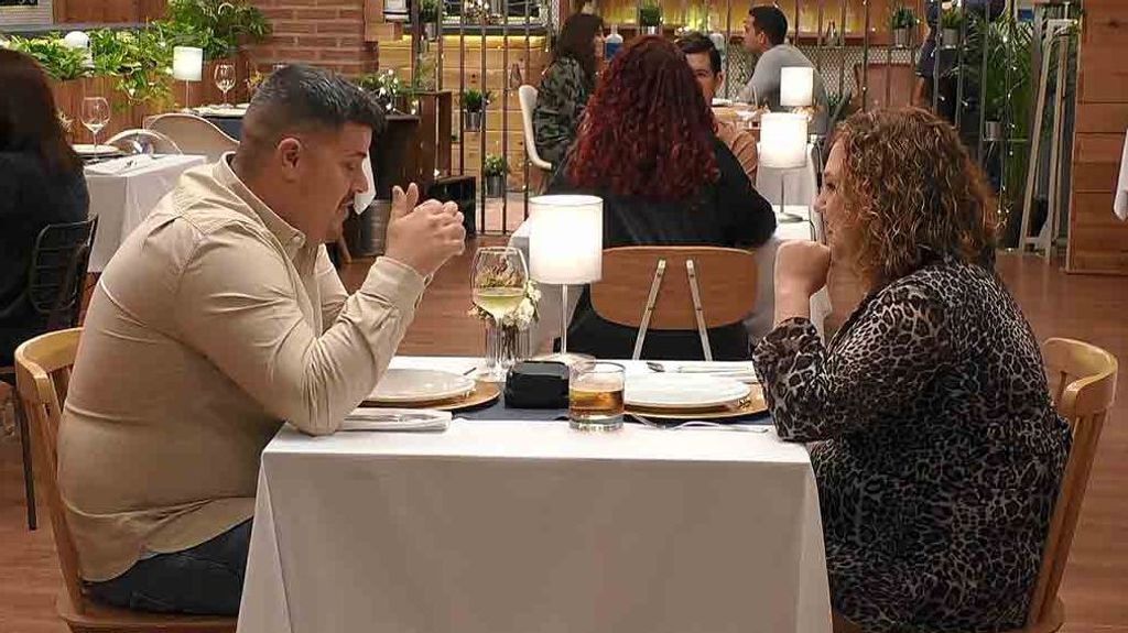 Carlos y Patricia durante su cita en 'First Dates'