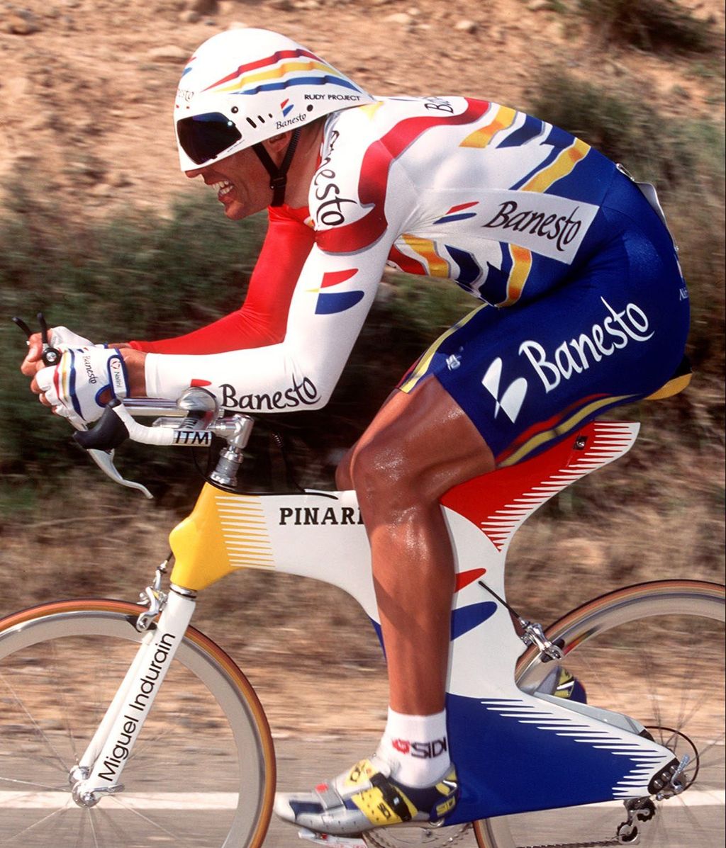Indurain con la versión para carretera de 'la Espada' en la Vuelta a España de 1996