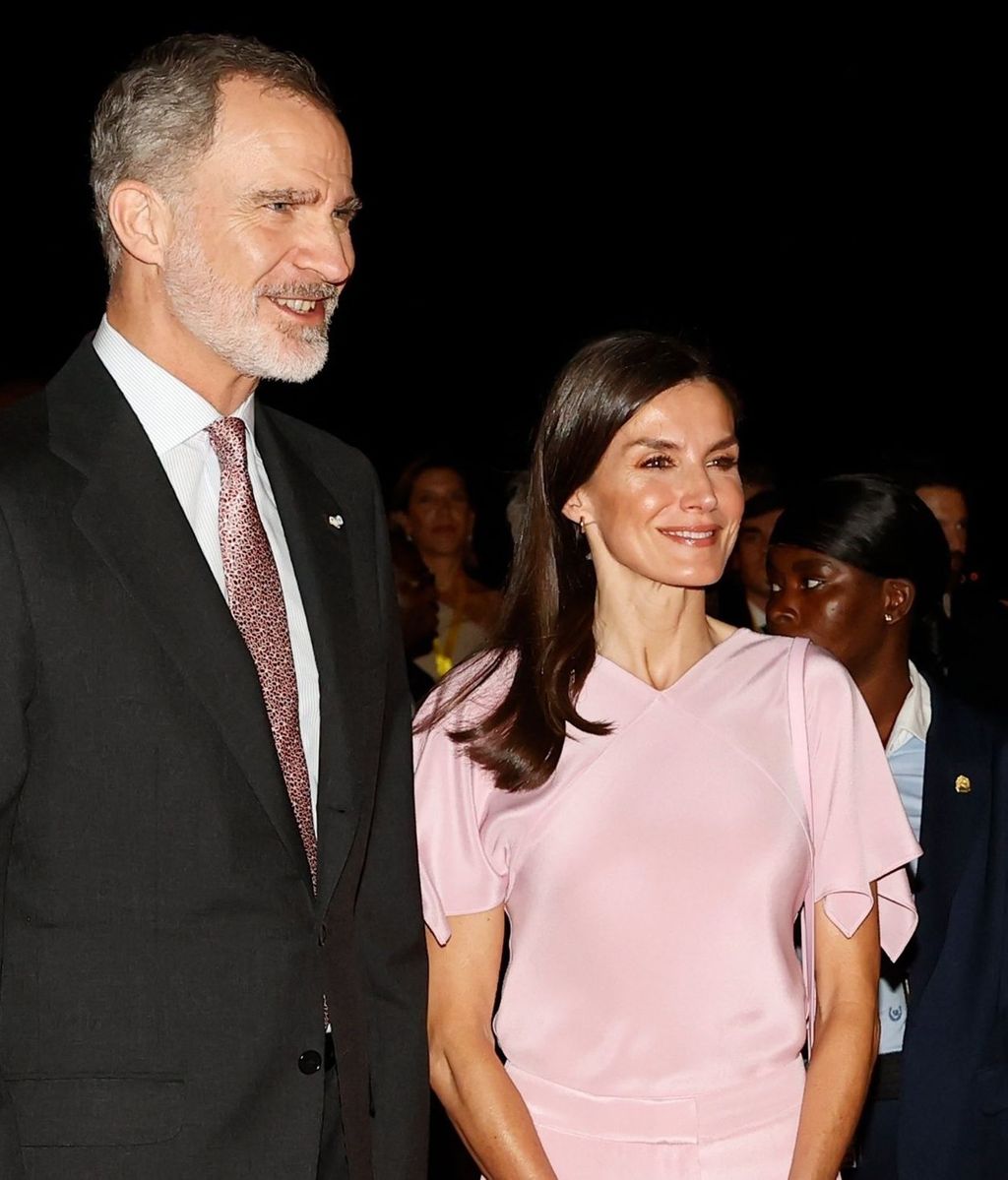 Los reyes de España, a su llegada a Angola