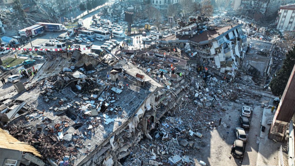 Turquía y Siria, a vista de dron: el terremoto deja montañas de escombros tras tumbar más de 6.000 edificios