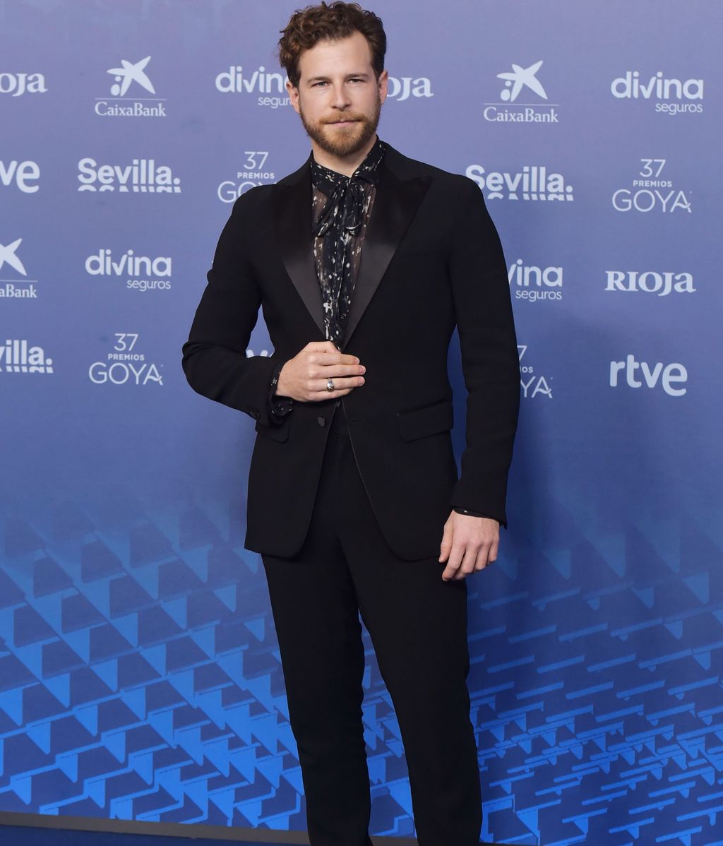 Álvaro Cervantes, en la alfombra roja de los Premios Goya 2023