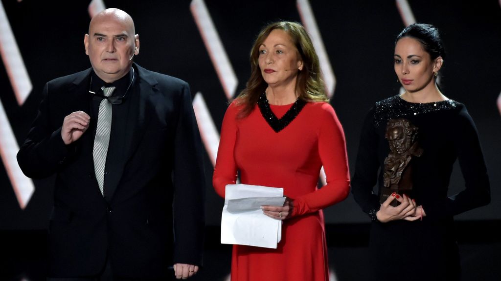 Antonio Saura, Eulalia Ramon, Anna Saura recogen el Goya de Honor de Carlos Saura