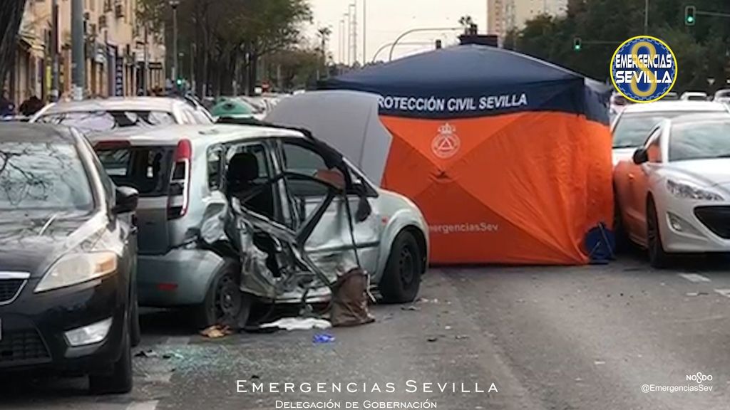 Muere una joven en una colisión múltiple en Sevilla: detienen a uno de los conductores ebrio