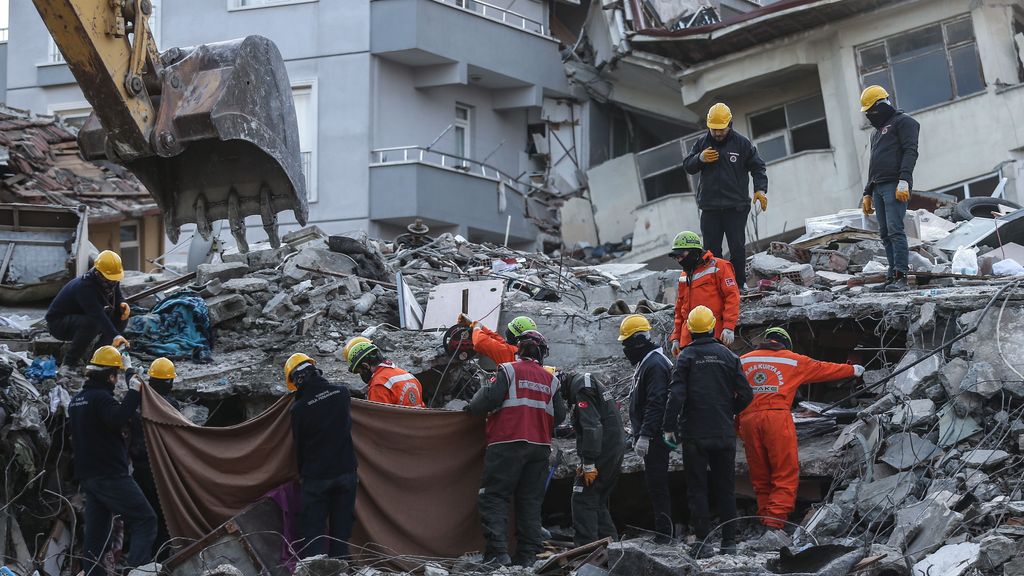 Los terremotos de Turquía y Siria dejan ya más de 26.000 muertos mientras continúan los rescates