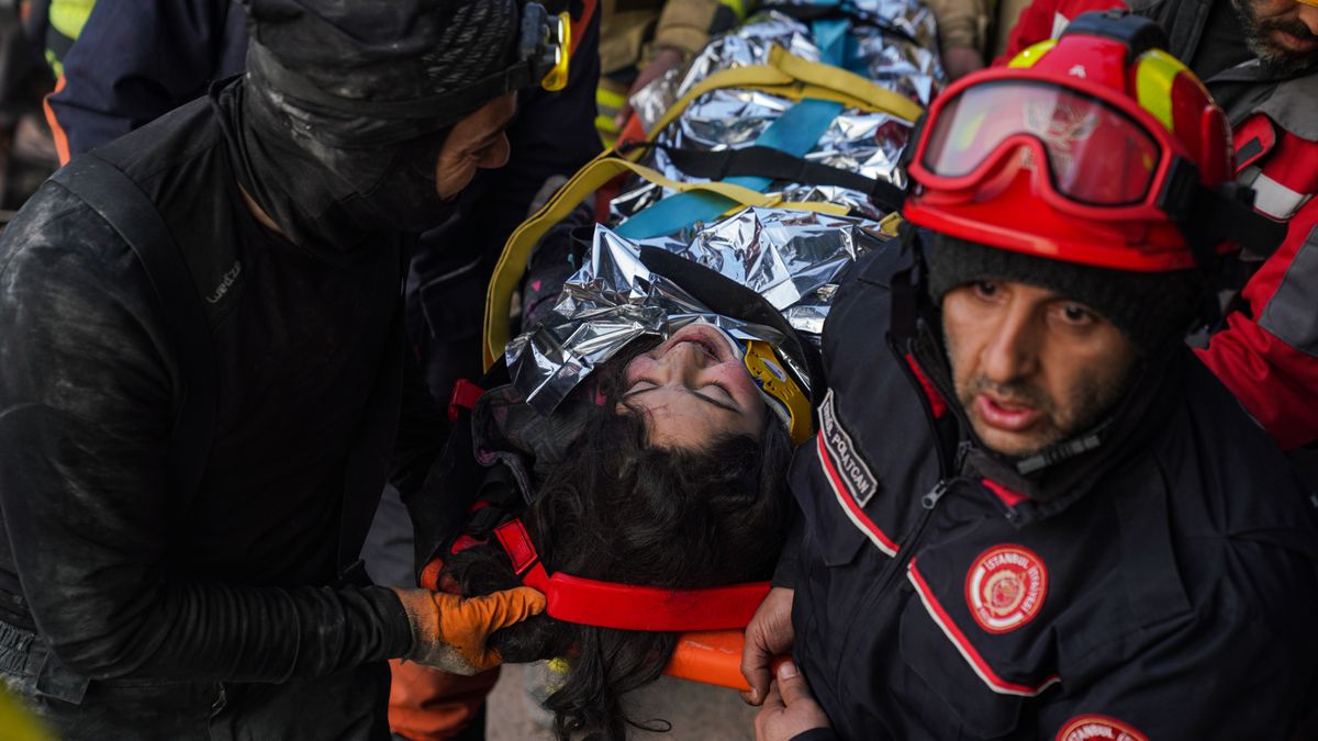 Cudi, una de las últimas supervivientes rescatadas de los escombros en Turquía