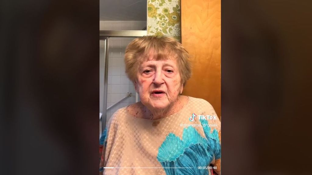 Grandma Droniak cuenta cómo ha sido su primera cita en TikTok