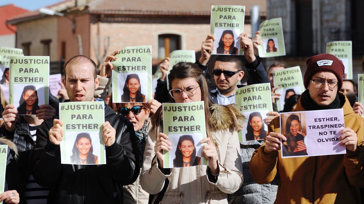 Más de un centenar de personas piden justicia para Esther López tras más de un año de su muerte