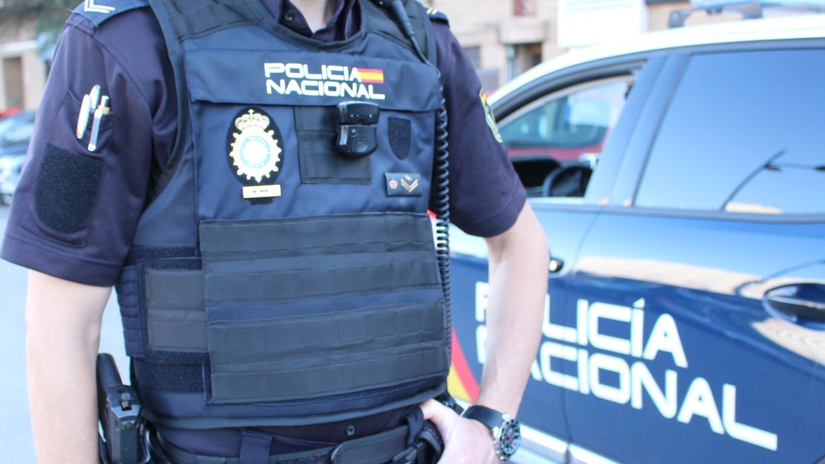 Agente de la Policia Nacional Agente de la Policia Nacional