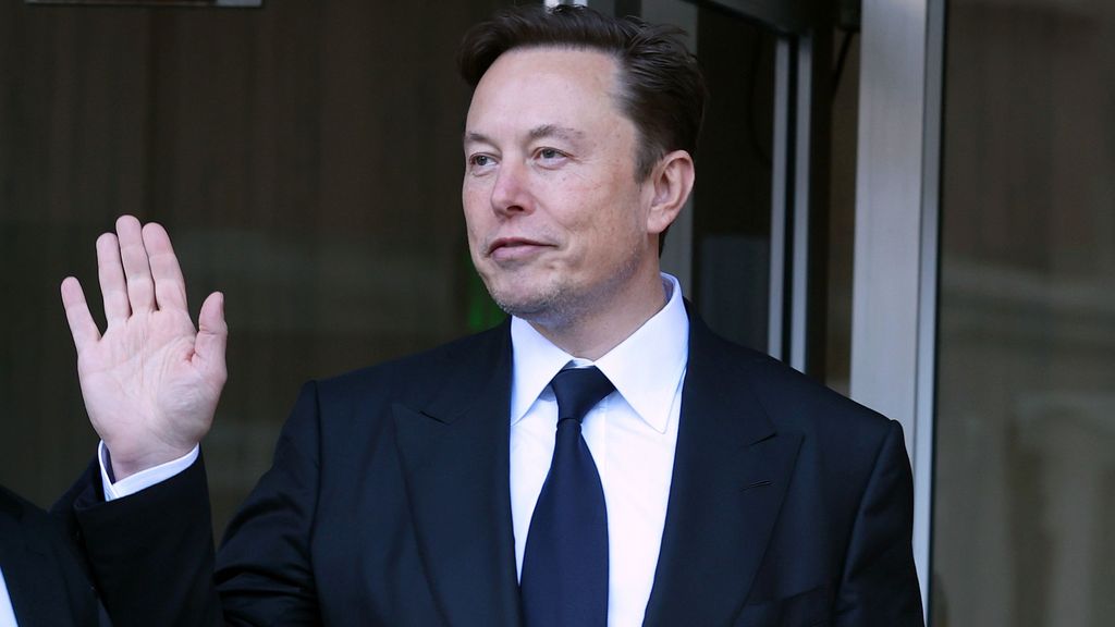 Elon Musk despide a un ingeniero de Twitter por decirle que su popularidad estaba disminuyendo