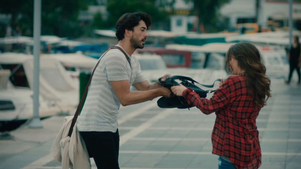 Eylül y Ali Asaf tiene su primer y violento encuentro en el estreno de 'Late mi corazón'
