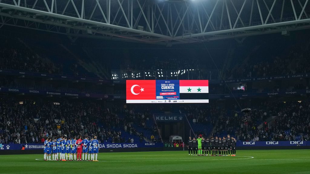 RCD Espanyol y Real Sociedad guardan un minuto de silencio por las víctimas en Turquía y Siria