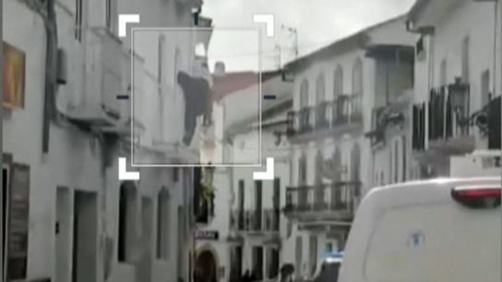 Un maltratador trata de huir en Málaga saltando por el balcón: fue detenido por la Guardia Civil