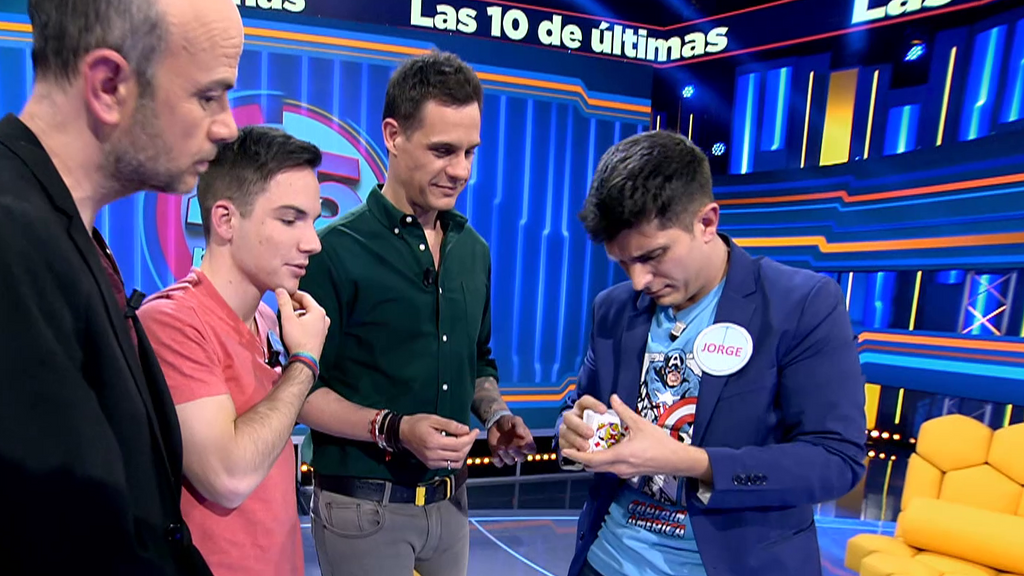 Jorge Luengo celebra el récord de Abel con un espectacular truco de magia que deja boquiabierto a Christian Gálvez