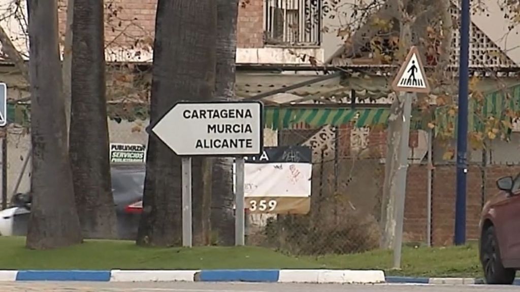Se investiga el tiroteo con una escopeta a un coche en el que viajaba un matrimonio y su hijo en Murcia