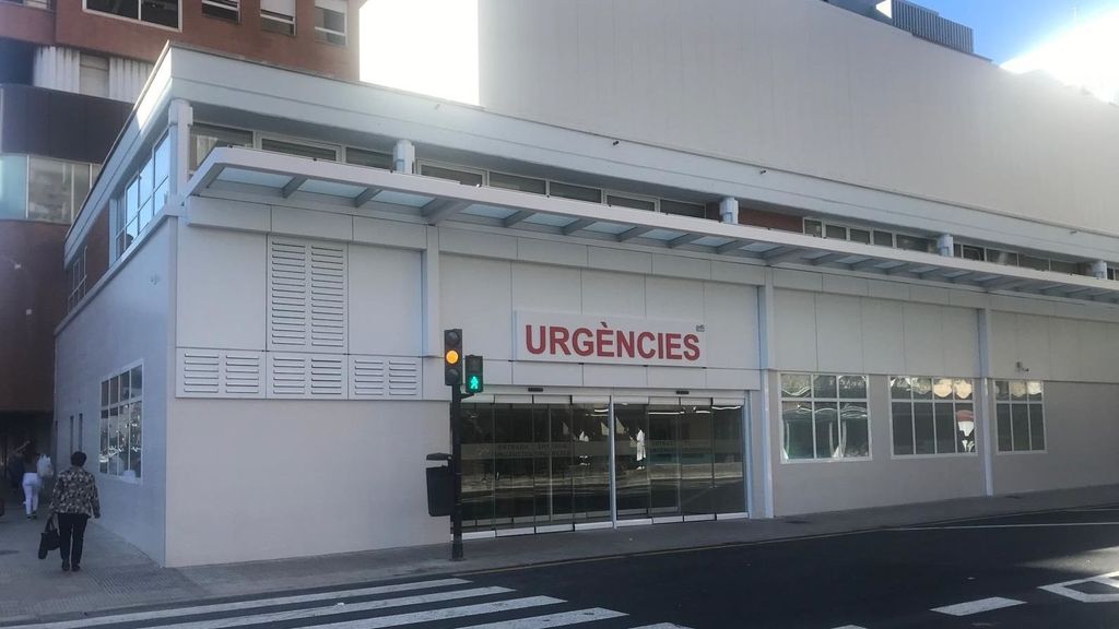 Urgencias del Hospital Clínico Universitario de Valencia, donde ha ingresado una mujer tras recibir un disparo en la cabeza