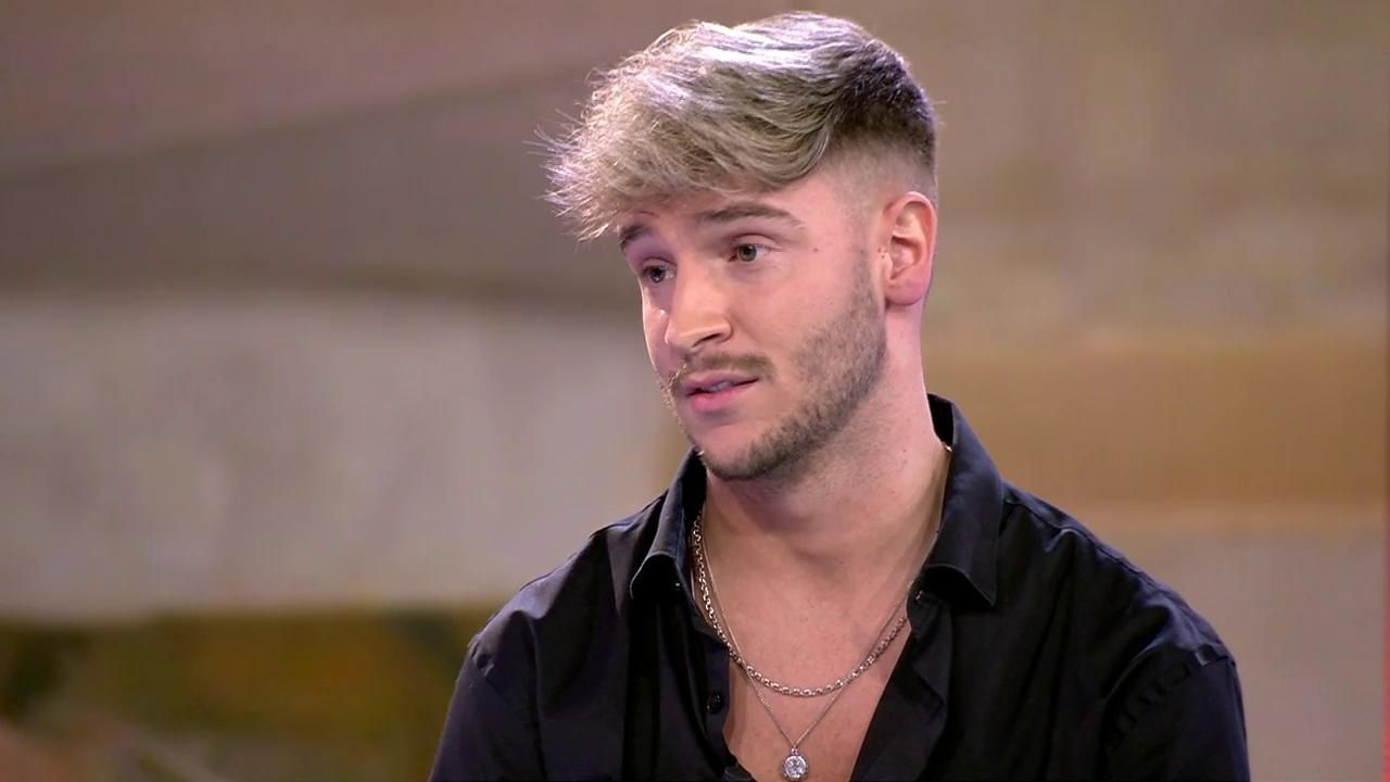 David da la cara tras su infidelidad a Elena