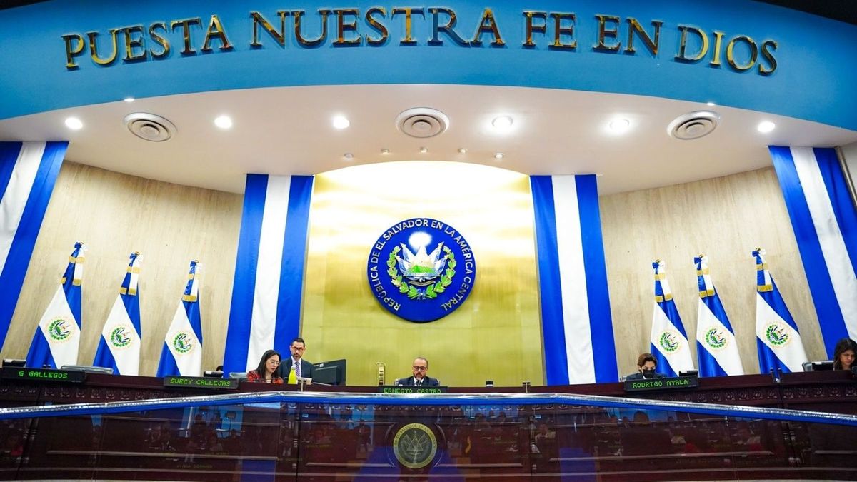 EuropaPress 4988772 presidente asamblea salvador ernestro castro EuropaPress 4988772 presidente asamblea salvador ernestro castro