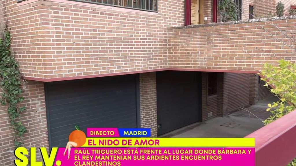 La entrada del garaje de la casa donde Bárbara Rey y el rey emérito habrían tenido sus encuentros