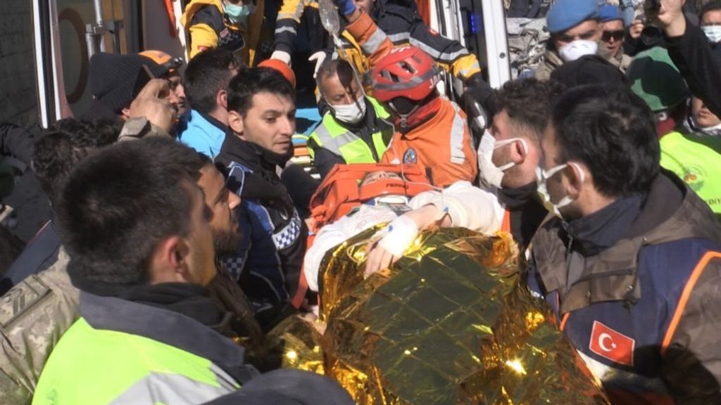 Aleyna Olmez, la joven de 17 años que ha sobrevivido a 250 horas sepultada bajo los escombros en Turquía