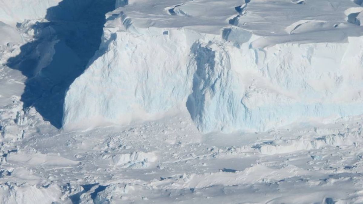 Descubren por qué se está derritiendo el colosal glaciar Thwaites