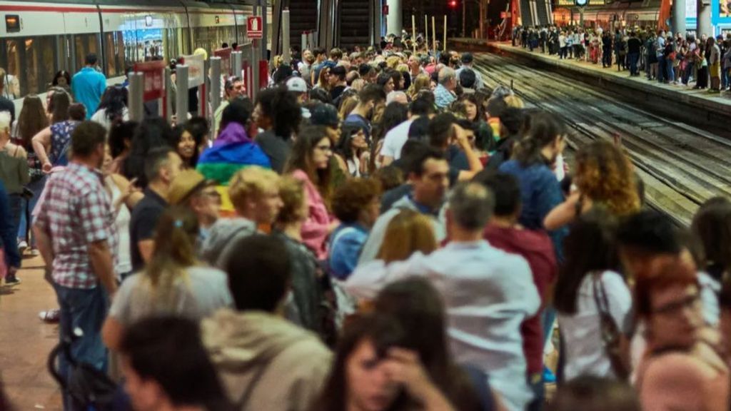 Las imágenes del caos en el Cercanías de Madrid