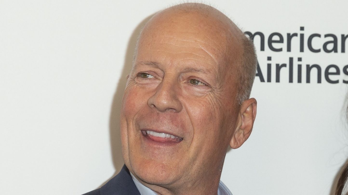 Bruce Willis's household reviews that the actor has dementia - Embrace ...