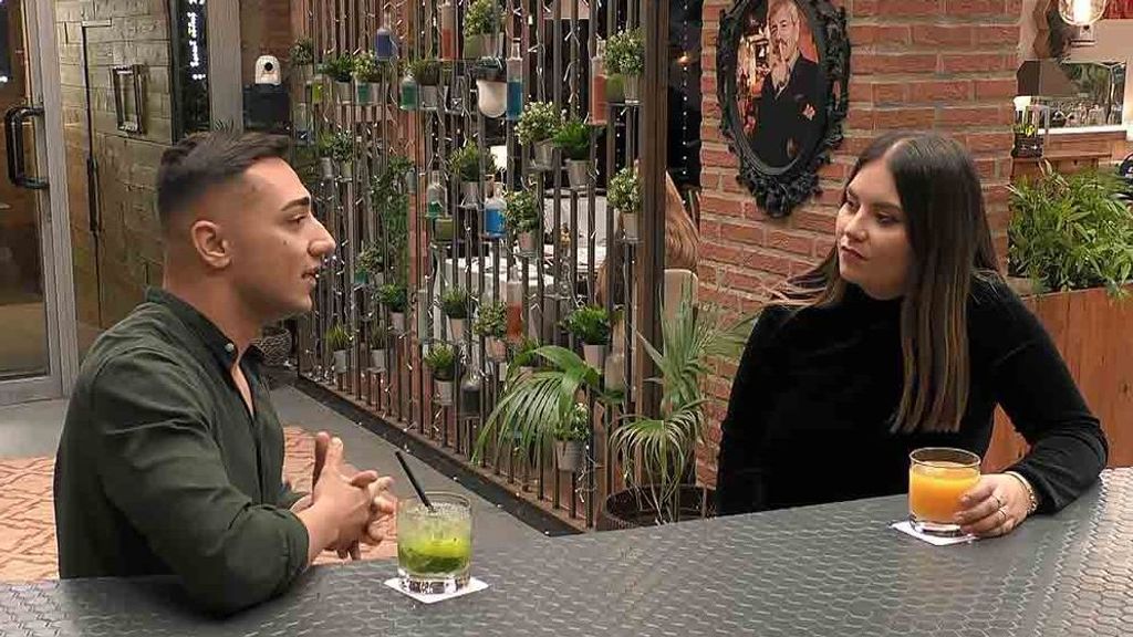 Álex y Sonia durante su cita en 'First Dates'