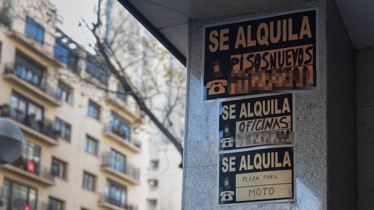 Anuncios de alquiler de viviendas en un portal de Madrid