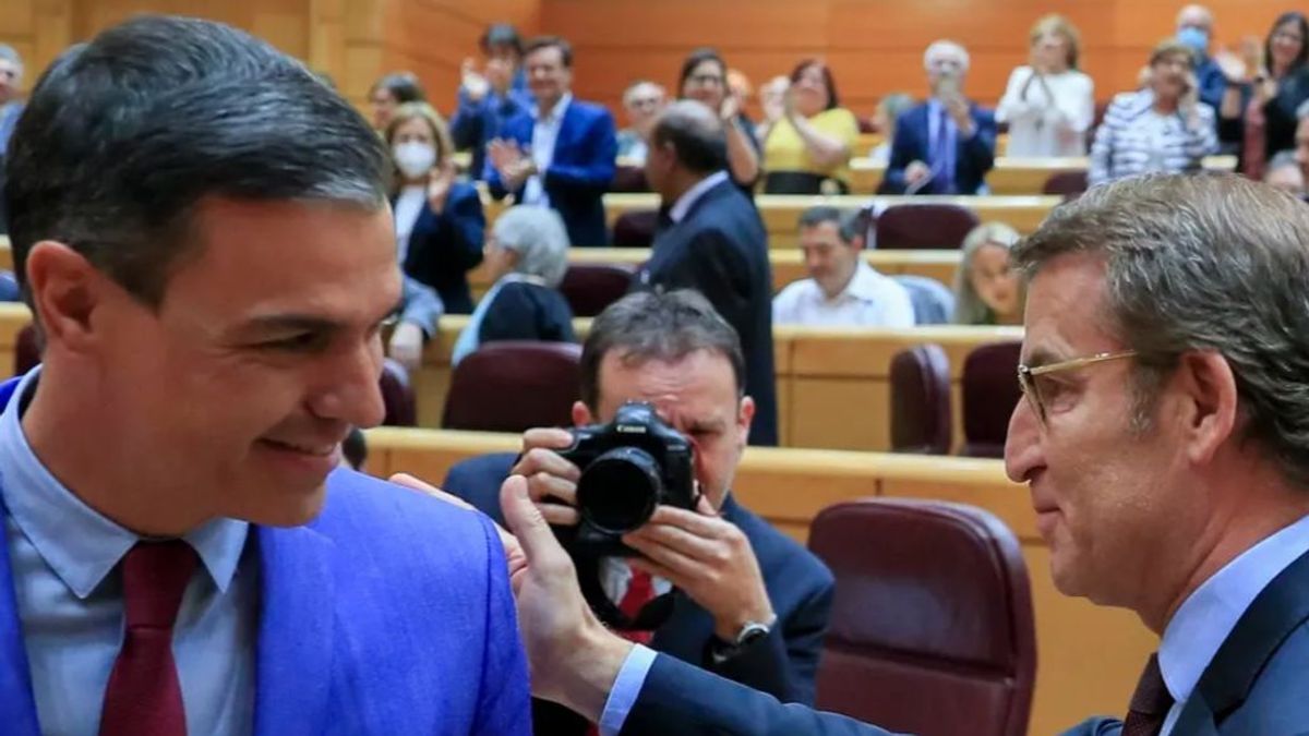 El CIS da la victoria al PSOE que aventaja en más de dos puntos al PP