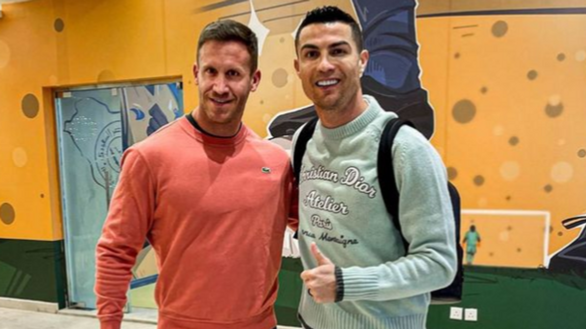 El nutricionista de Cristiano en el Al-Nassr, un español de Granada: "Todos imitan lo que hace Ronaldo" El nutricionista de Cristiano en el Al-Nassr, un español de Granada: "Todos imitan lo que hace Ronaldo"