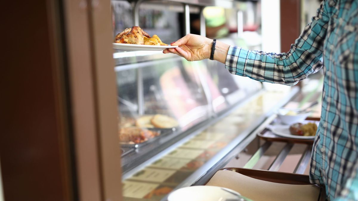 Los menús escolares han de estar equilibrado para responder a las necesidades nutricionales de los colegiales