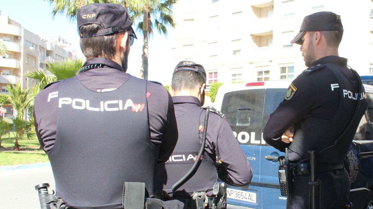 La Policía Nacional investiga la muerte de un hombre de 75 años en un piso de Sevilla