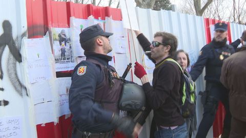 Metro Madrid Río: Protesta contra tala de árboles por las obras - NIUS