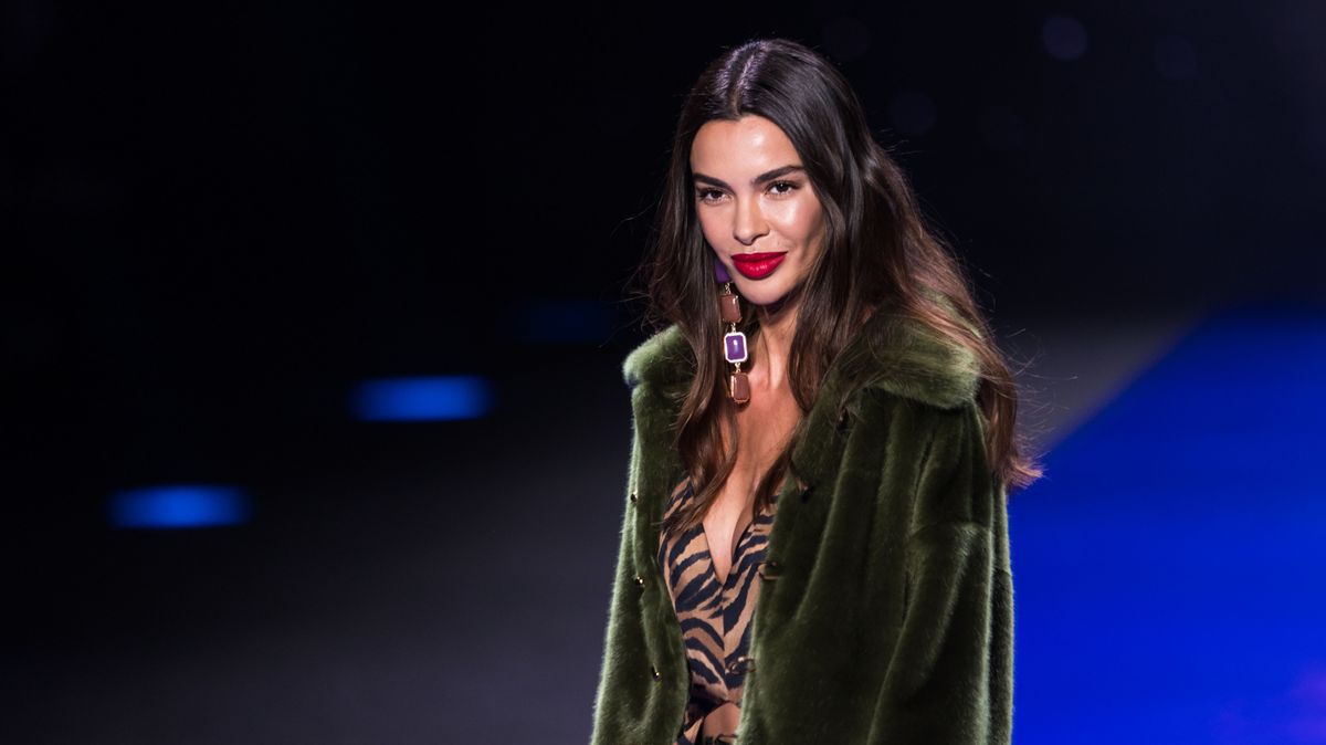 Joana Sanz desfila en la Mercedes-Benz Fashion Week Madrid para Lola Casademunt