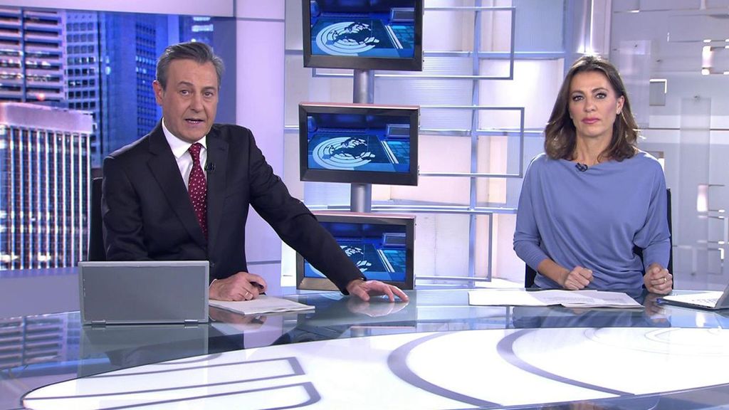 Con Ángeles Blanco y José Ribagorda Informativos Telecinco 2023 Noche 19/02/2023