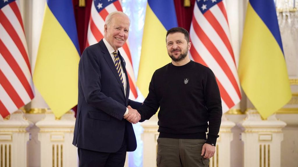 El recibimiento de Volodímir Zelensky a Joe Biden en su visita sorpresa a Ucrania: "Es un momento histórico"