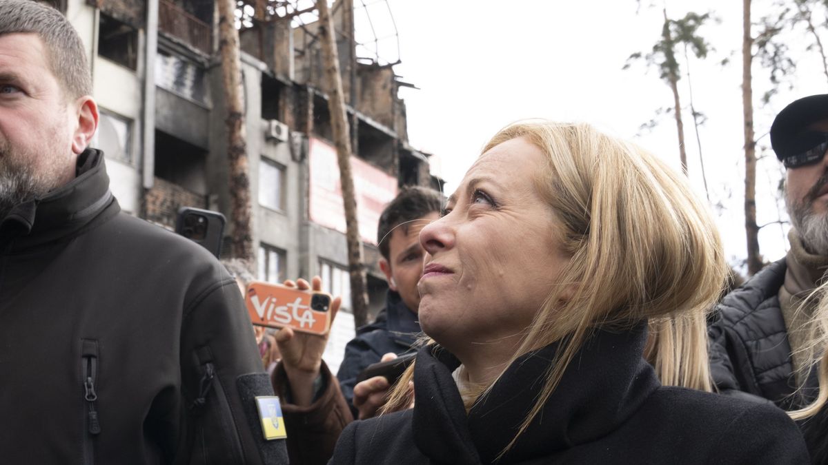 Giorgia Meloni en su visita a Ucrania en la víspera del aniversario del inicio de la guerra.