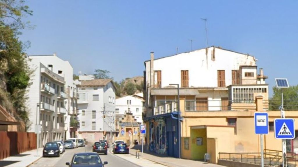 Muere una niña y su hermana gemela resulta herida grave tras precipitarse de un tercer piso en Barcelona