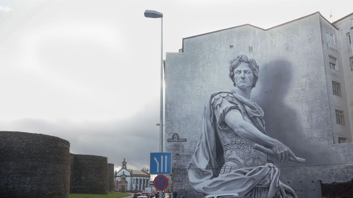 Mural de Julio César junto a la Muralla de Lugo, por Diego As