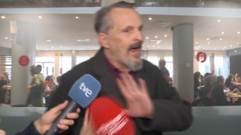 El fuerte enfrentamiento de Miguel Bosé con la prensa en ARCOMadrid