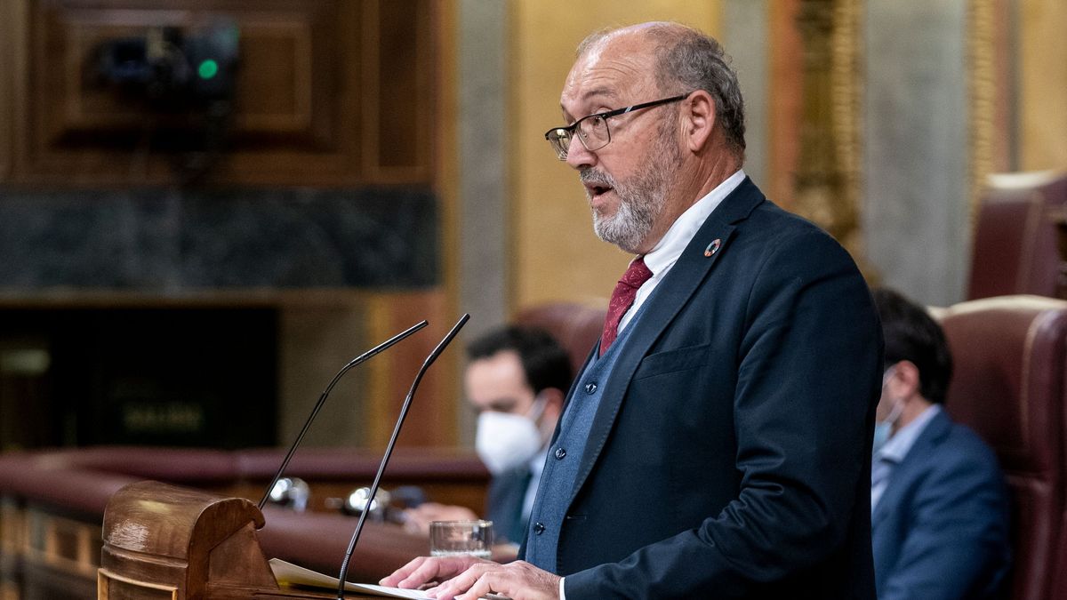 EuropaPress 4216582 diputado psoe juan bernardo fuentes interviene sesion plenaria