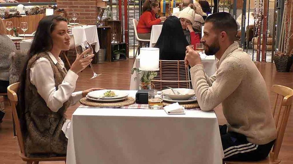 Iván y Patricia durante su cita en 'First Dates'