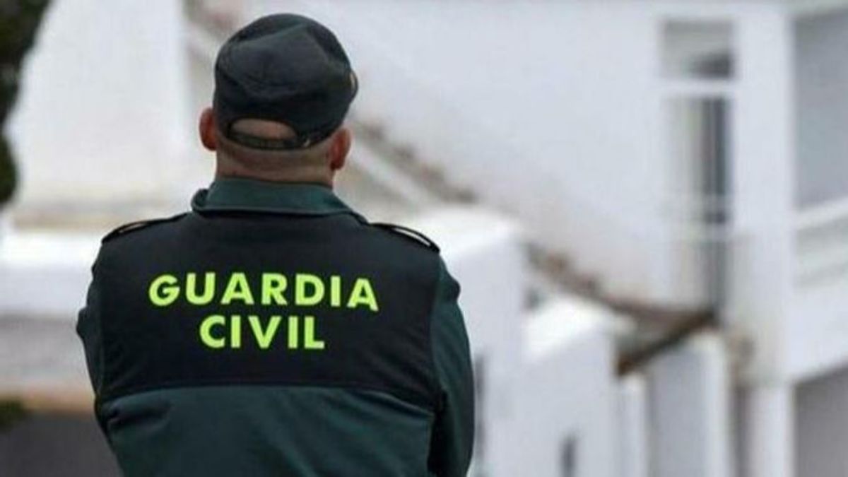 La Policía Judicial de la Guardia Civil investiga las causas entorno al hallazgo del cadáver de un hombre degollado en Ordes, A Coruña