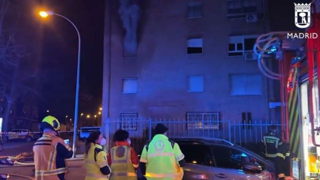 Dos personas mueren calcinadas al incendiarse su vivienda en Entrevías, Madrid