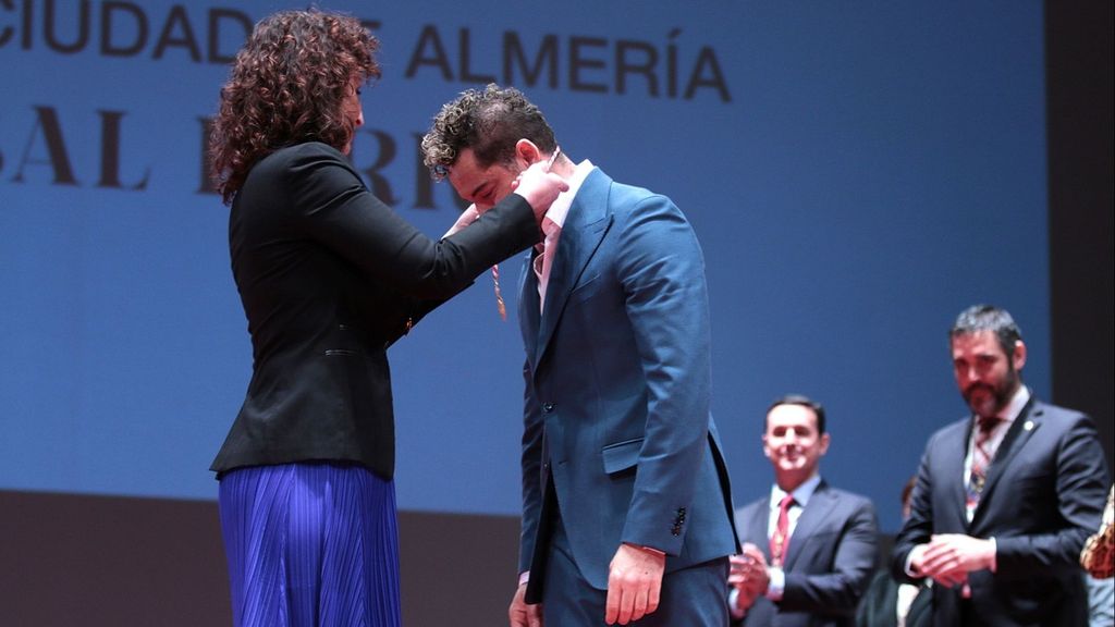 David Bisbal recoge el título de Hijo Predilecto de Almería