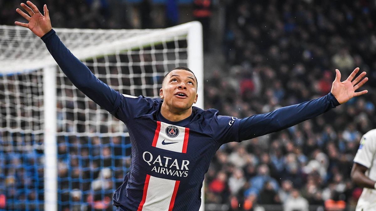 La cuenta atrás de Mbappé: el PSG presiona y el francés tiene cuatro meses para activar la cláusula La cuenta atrás de Mbappé: el PSG presiona y el francés tiene cuatro meses para activar la cláusula