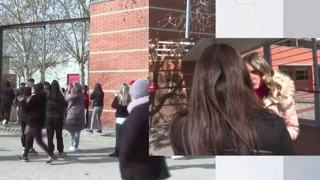 La madre de otra alumna del centro escolar de las gemelas de Sallent: "El colegio sabía que había acoso"