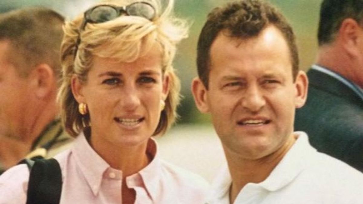 La princesa Diana de Gales junto a su mayordomo, Paul Burrell