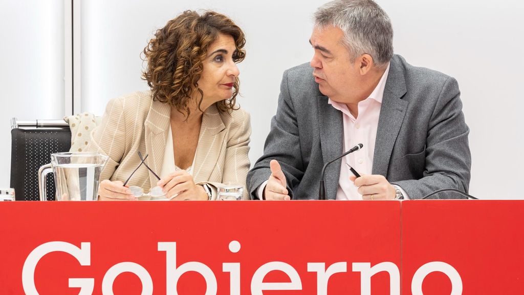 María Jesús Montero y Santos Cerdán durante la reunión de la Ejecutiva del PSOE